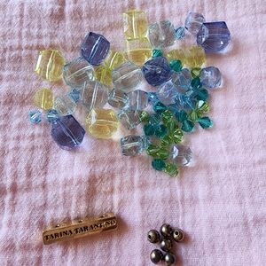 AS IS - Tarina Tarantino loose Lucite beads